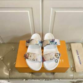 Picture of Louis Vuitton Slippers _SKULVsz35-40Y0305421